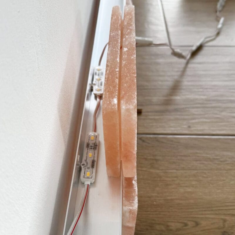 Profil aluminiowy do montażu cegieł solnych